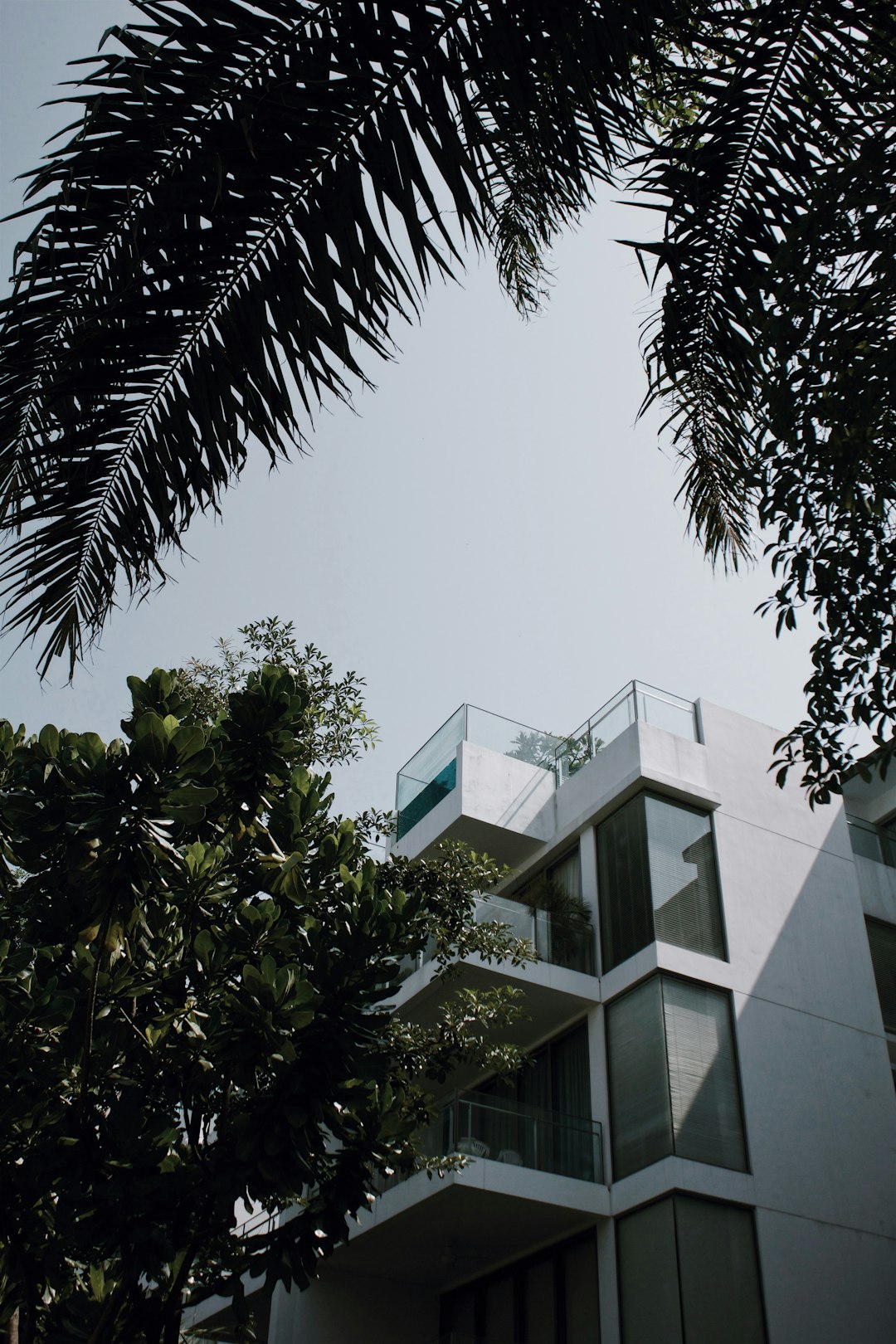 Modern Lakefront Residence